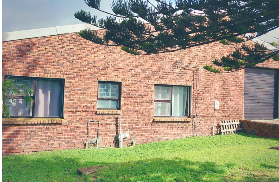 4 Bedroom Property for Sale in Oyster Bay Eastern Cape
